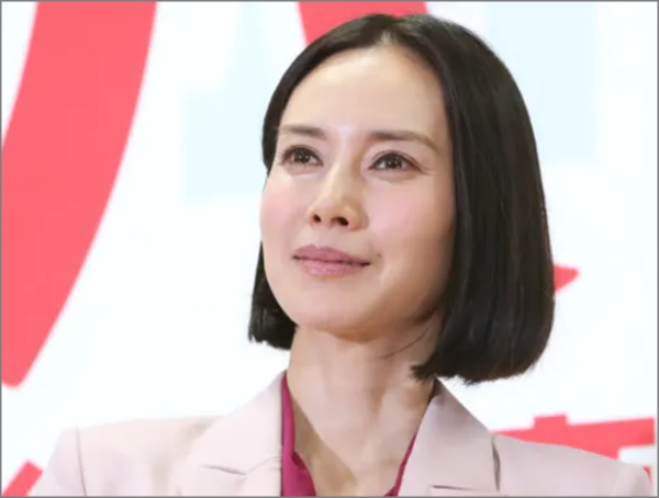 画像 中谷美紀が老けたと噂 目頭切開 顔が怖いという真相は R40 Headline