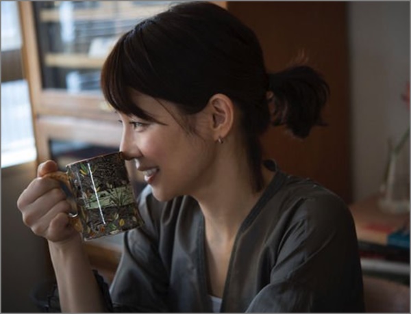 石田ゆり子写真集が坂道と並び売上がスゴい かわいい画像まとめ50枚 Nagi S Headline