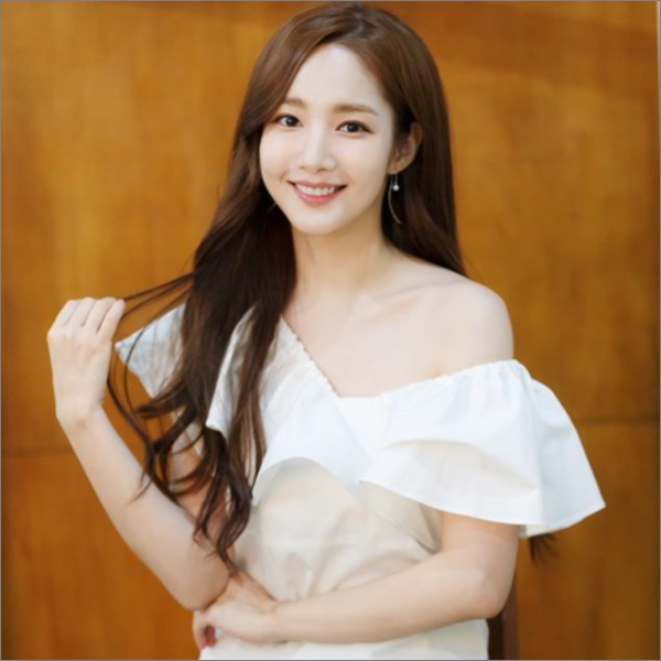 動画 キス職人パクソジュンのキスシーンまとめ キム秘書はいったいなぜが話題 R40 Headline