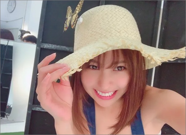 インスタ 荒川 真衣