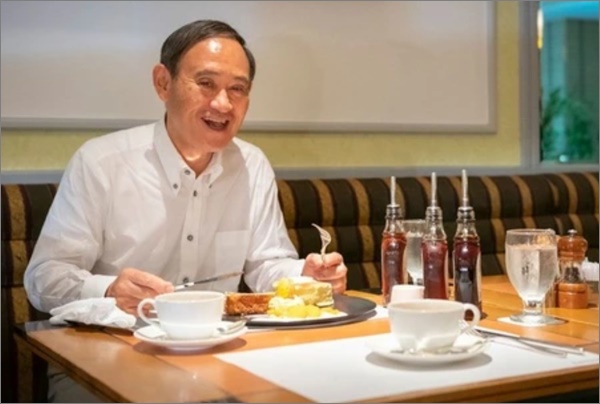 菅官房長官はパンケーキ好きでかわいい!笑顔にキュン死する国民が続出?
